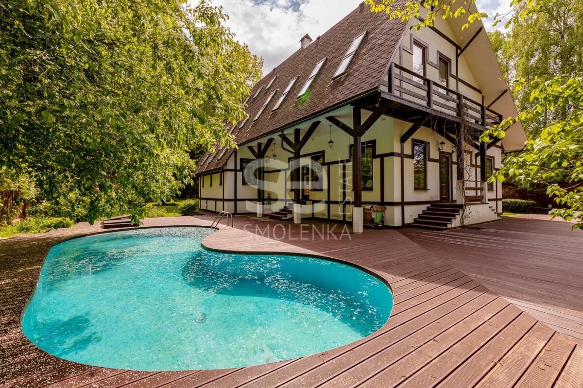 2-этажный коттедж 400 м² с отделкой