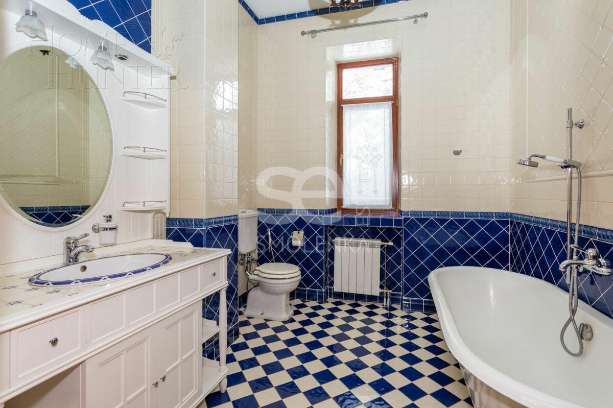 3-этажный коттедж 980 м² с отделкой