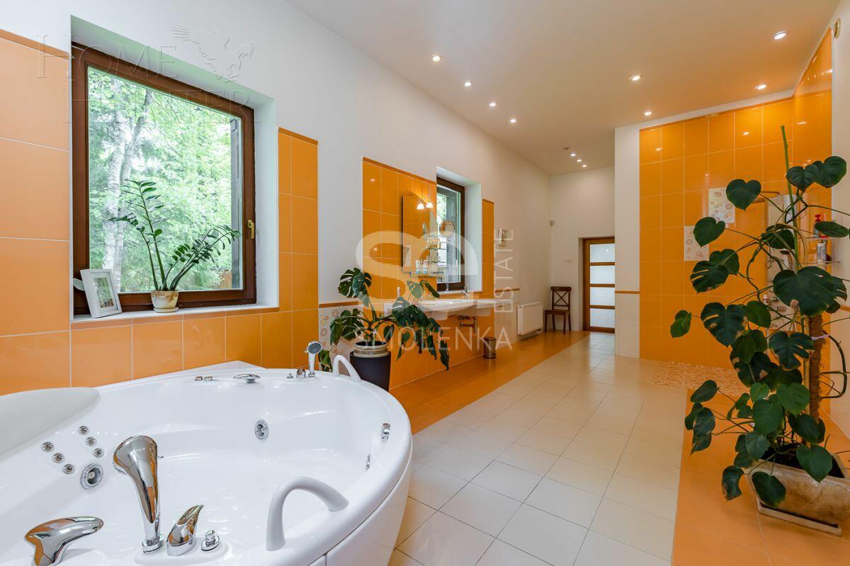 2-этажный коттедж 400 м² с отделкой