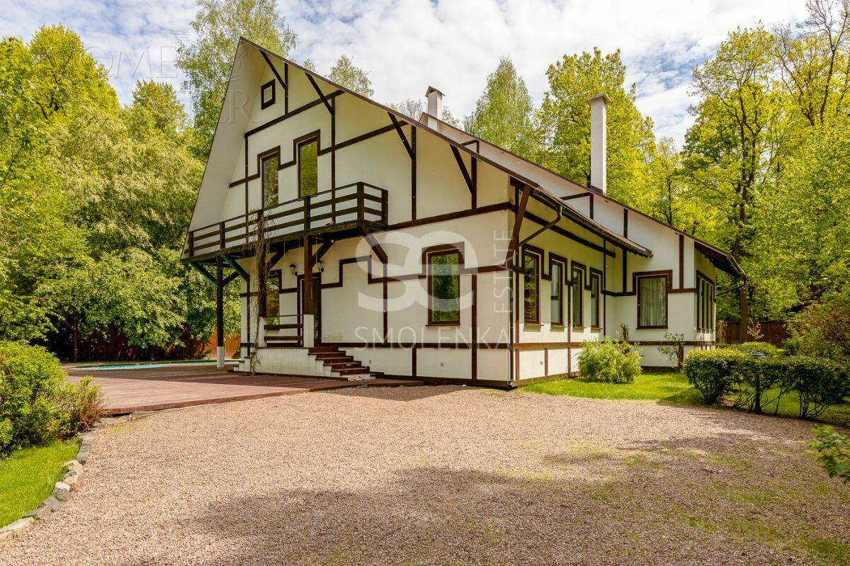 2-этажный коттедж 400 м² с отделкой