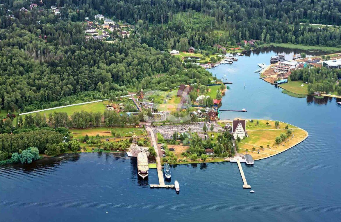 2-этажный коттедж 400 м² с отделкой