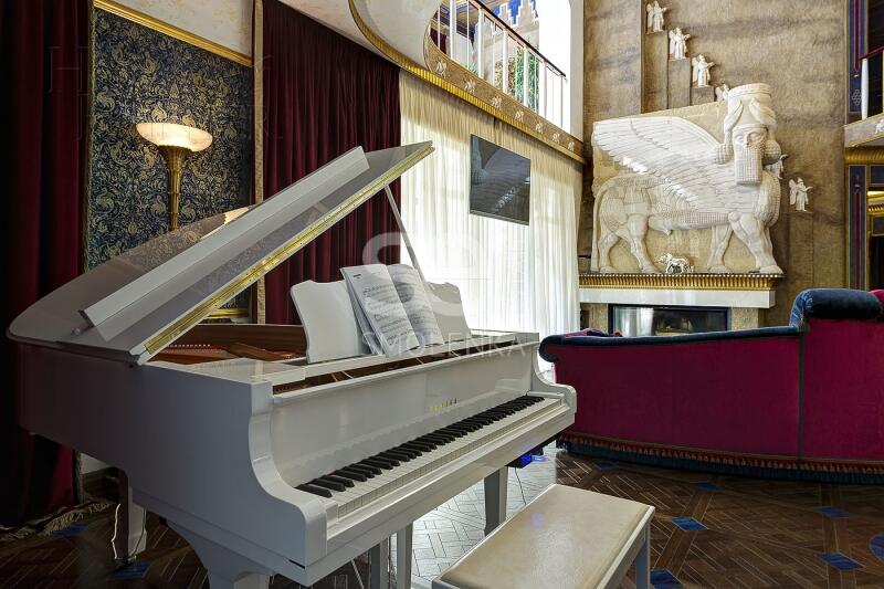 3-этажный коттедж 1 100 м² с отделкой