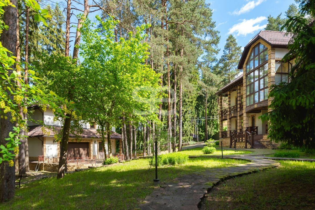 3-этажный коттедж 980 м² с отделкой