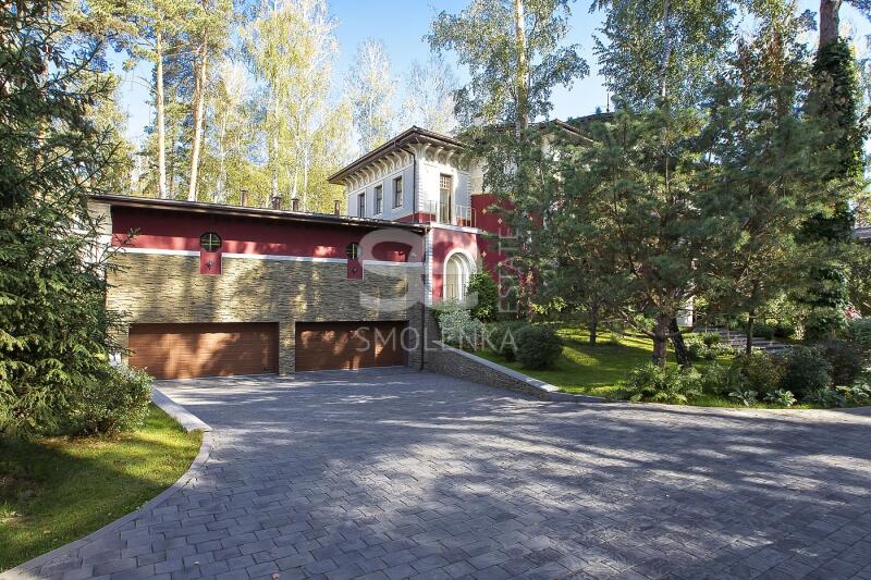 3-этажный коттедж 1 100 м² с отделкой