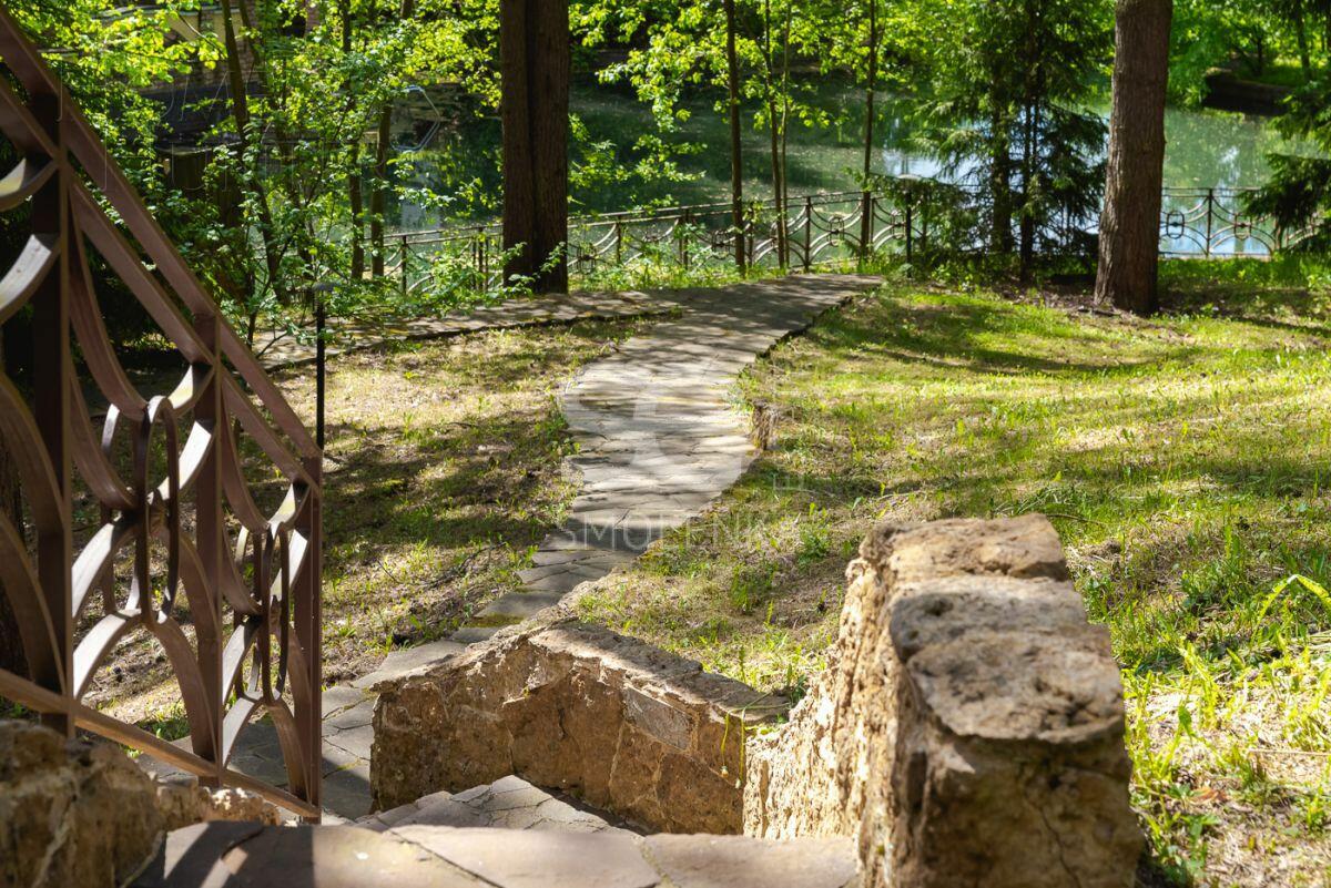 3-этажный коттедж 980 м² с отделкой