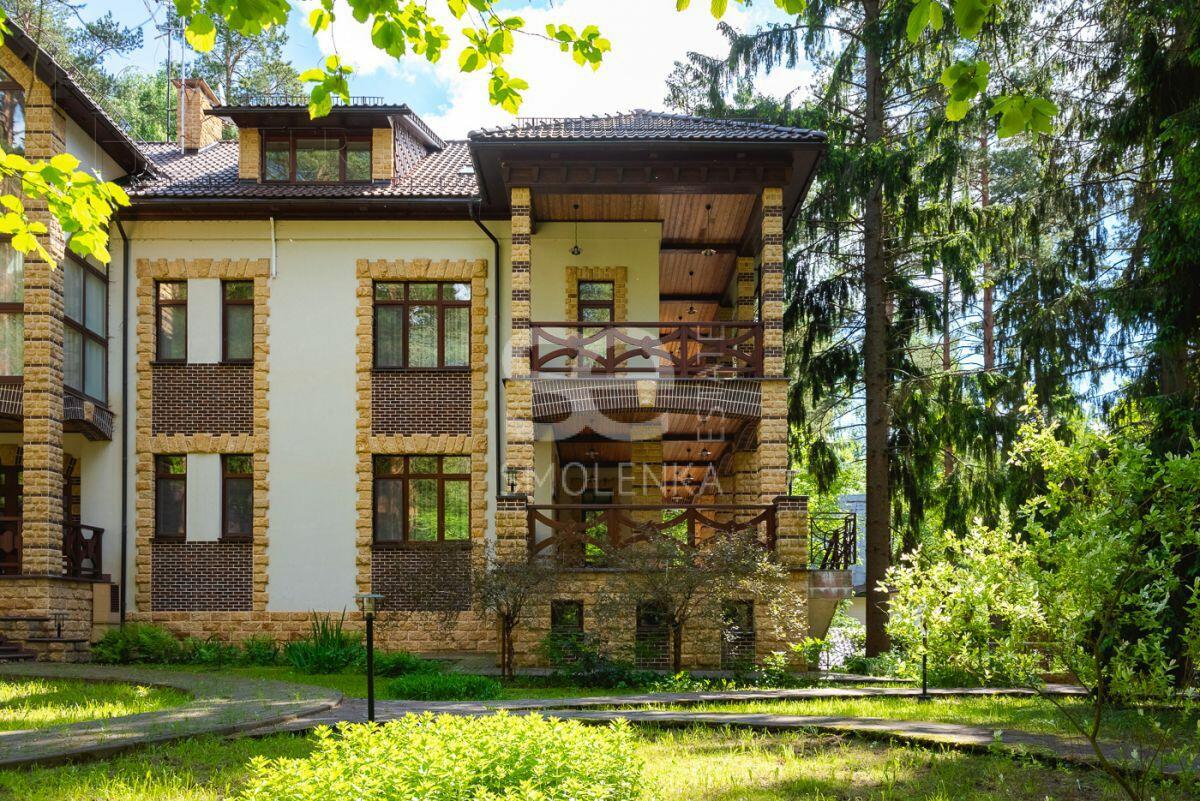 3-этажный коттедж 980 м² с отделкой