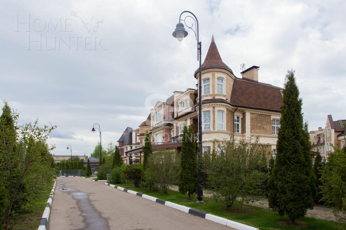 2-этажный таунхаус 345 м² с отделкой