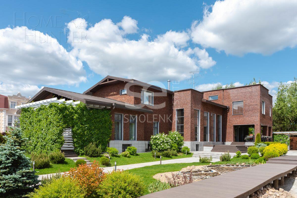 2-этажный коттедж 850 м² с отделкой