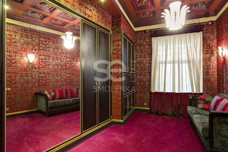 3-этажный коттедж 1 100 м² с отделкой