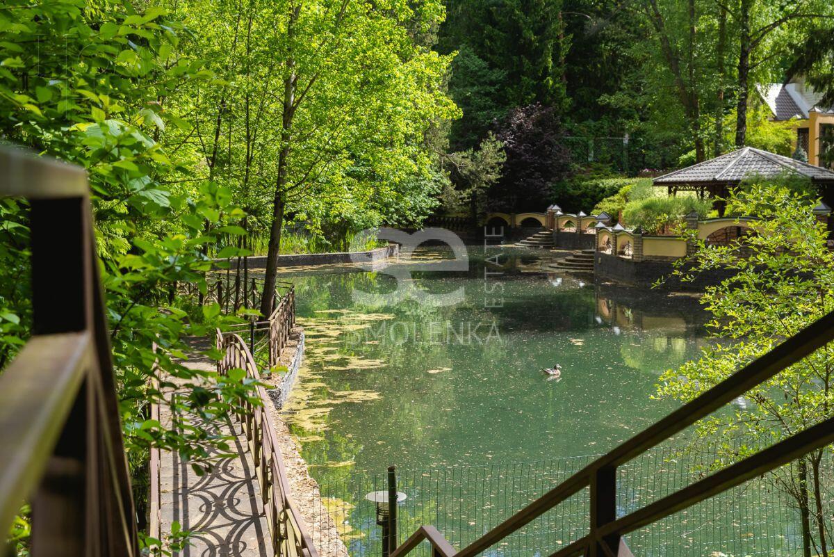 3-этажный коттедж 980 м² с отделкой