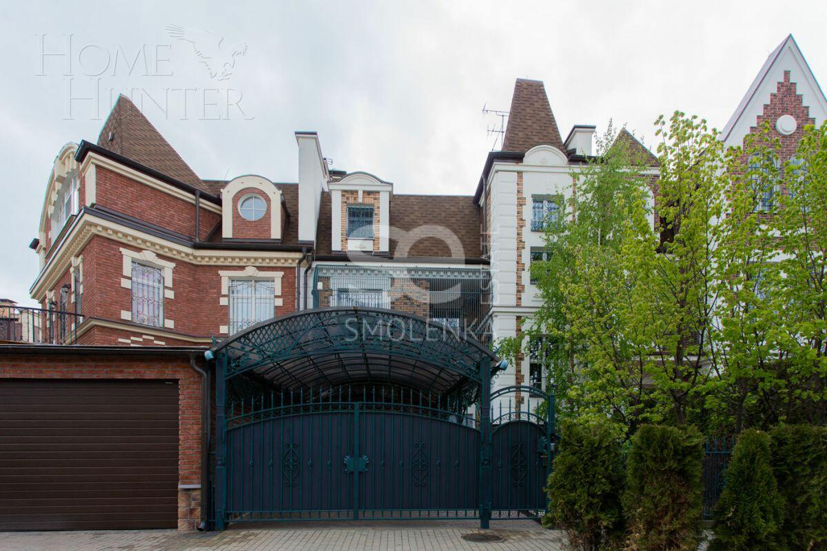 2-этажный таунхаус 345 м² с отделкой