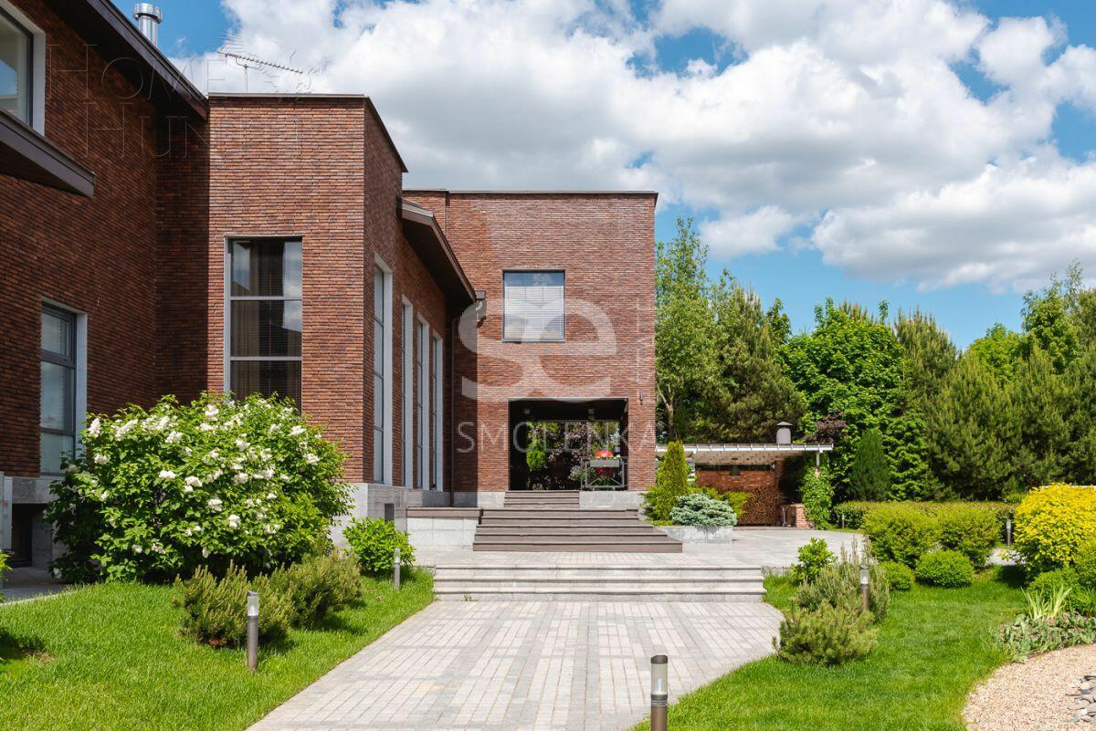 2-этажный коттедж 850 м² с отделкой