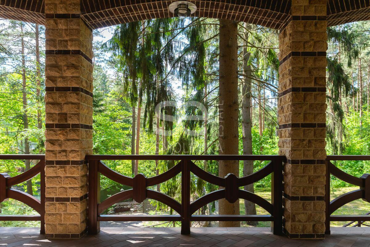 3-этажный коттедж 980 м² с отделкой