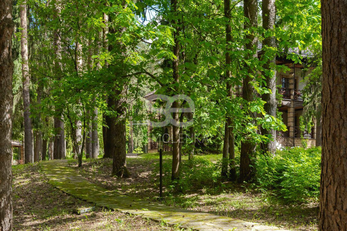 3-этажный коттедж 980 м² с отделкой