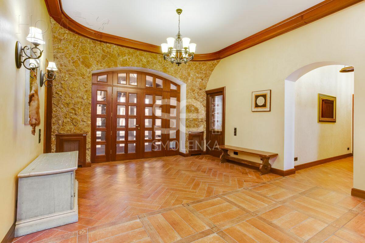 3-этажный коттедж 980 м² с отделкой