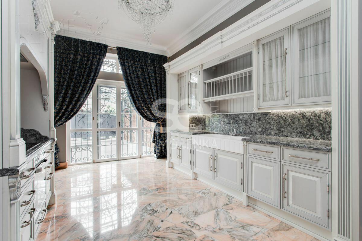 2-этажный таунхаус 345 м² с отделкой