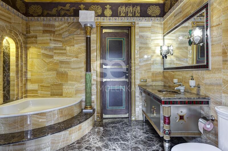 3-этажный коттедж 1 100 м² с отделкой