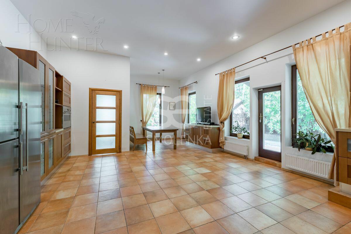 2-этажный коттедж 400 м² с отделкой