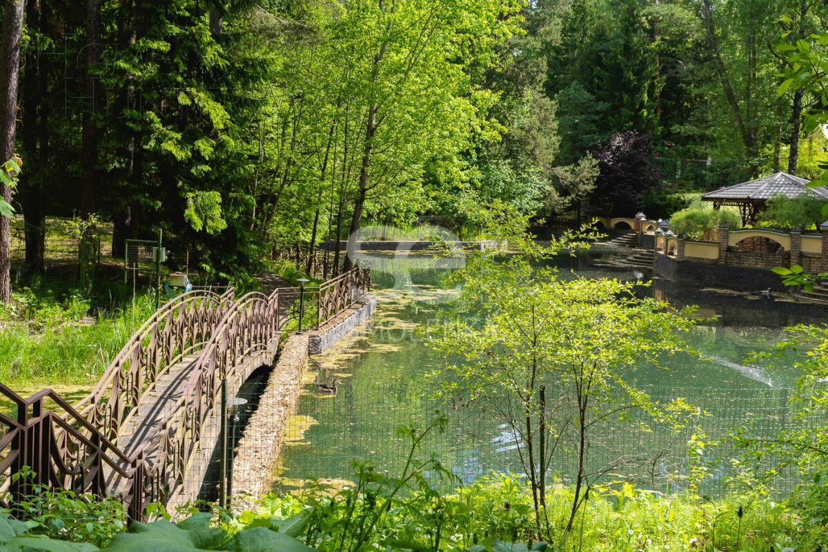 3-этажный коттедж 980 м² с отделкой