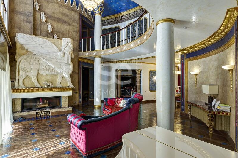 3-этажный коттедж 1 100 м² с отделкой