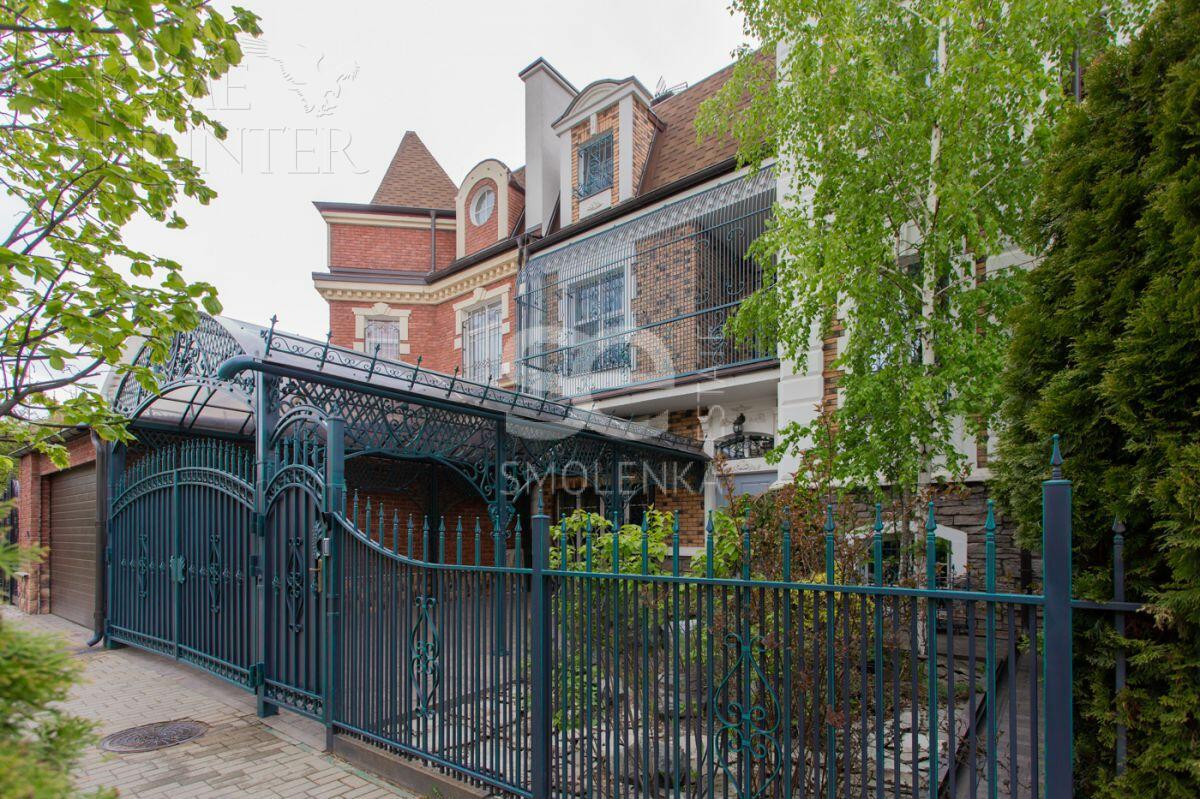 2-этажный таунхаус 345 м² с отделкой