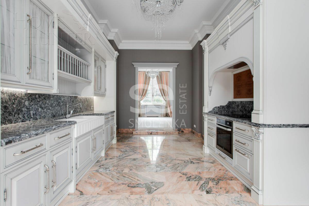 2-этажный таунхаус 345 м² с отделкой