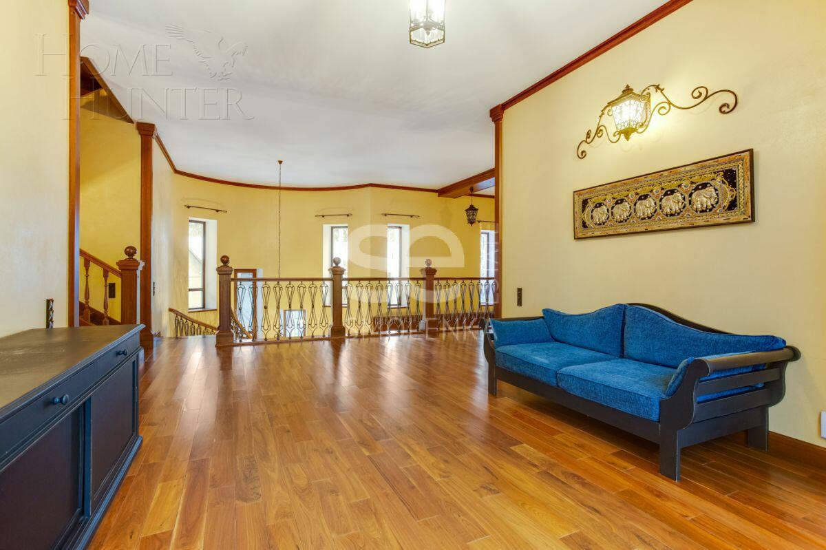 3-этажный коттедж 980 м² с отделкой