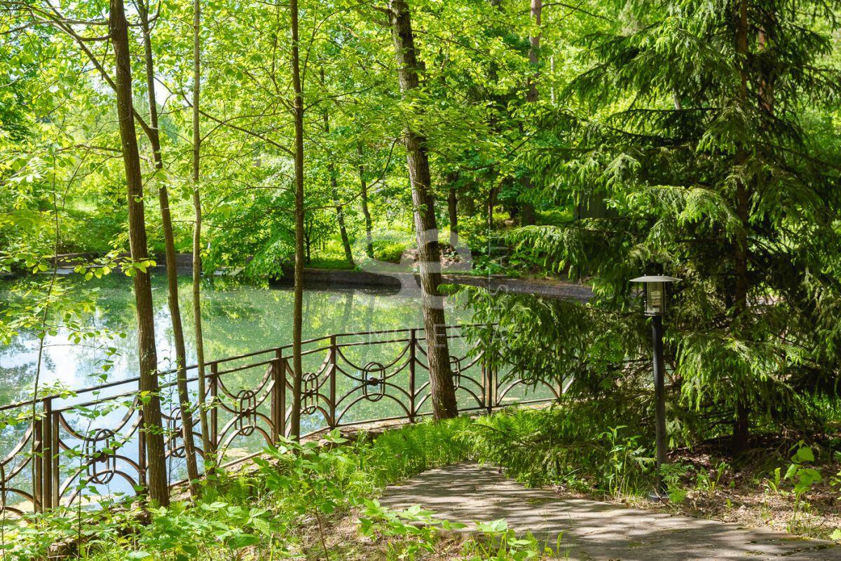 3-этажный коттедж 980 м² с отделкой