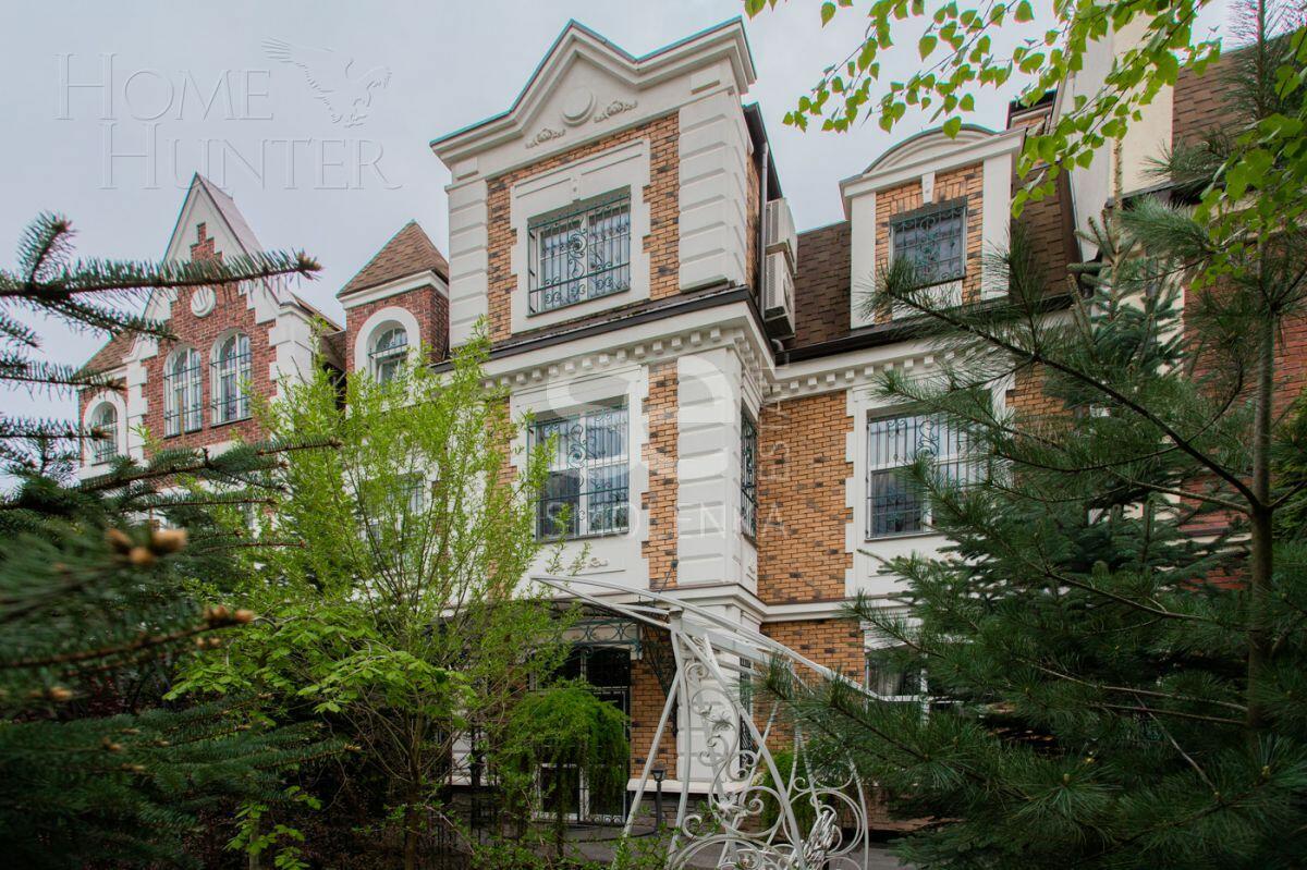 2-этажный таунхаус 345 м² с отделкой