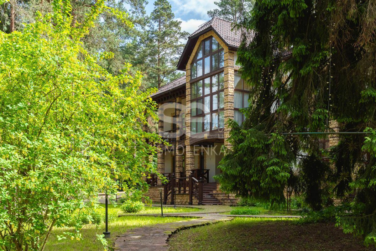 3-этажный коттедж 980 м² с отделкой