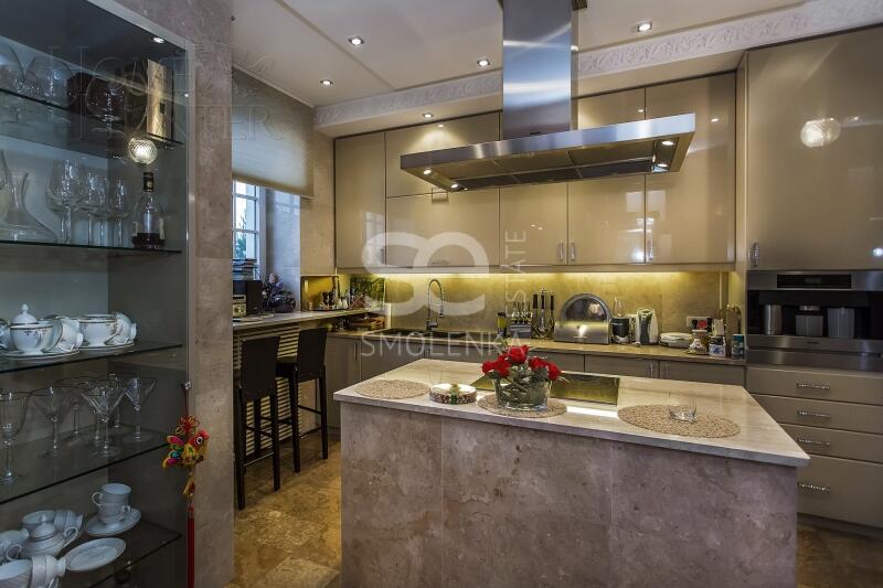 2-этажный коттедж 1 306 м² с отделкой