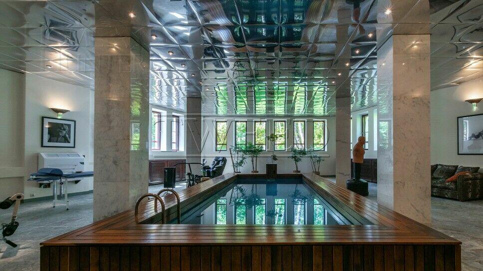 2-этажный коттедж 750 м² с отделкой