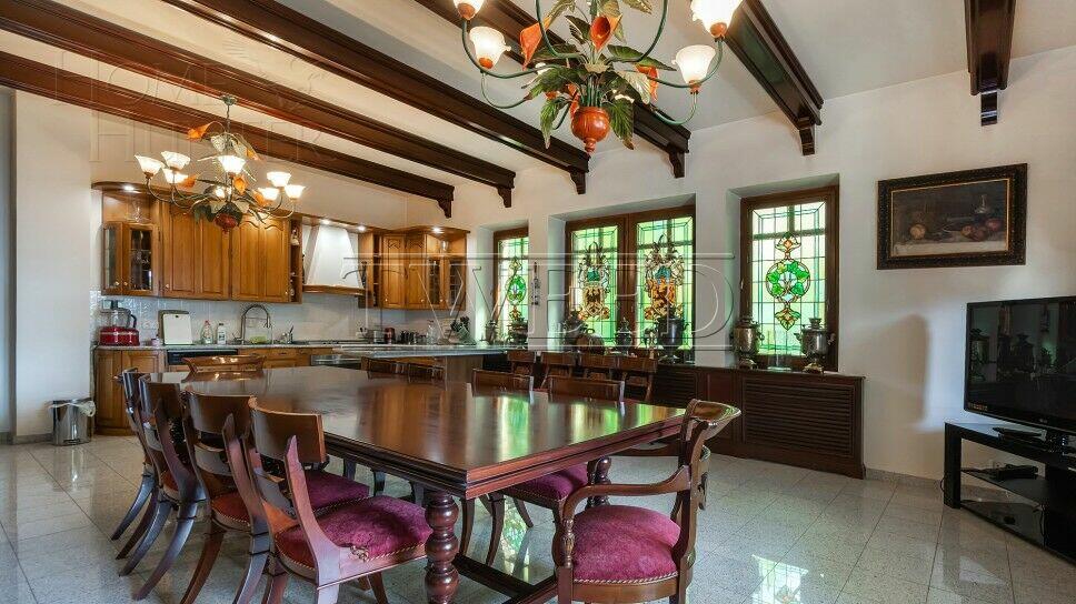 2-этажный коттедж 750 м² с отделкой