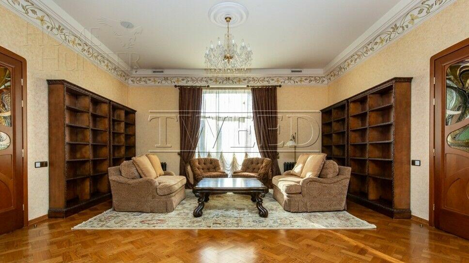 2-этажный коттедж 1 100 м² с отделкой