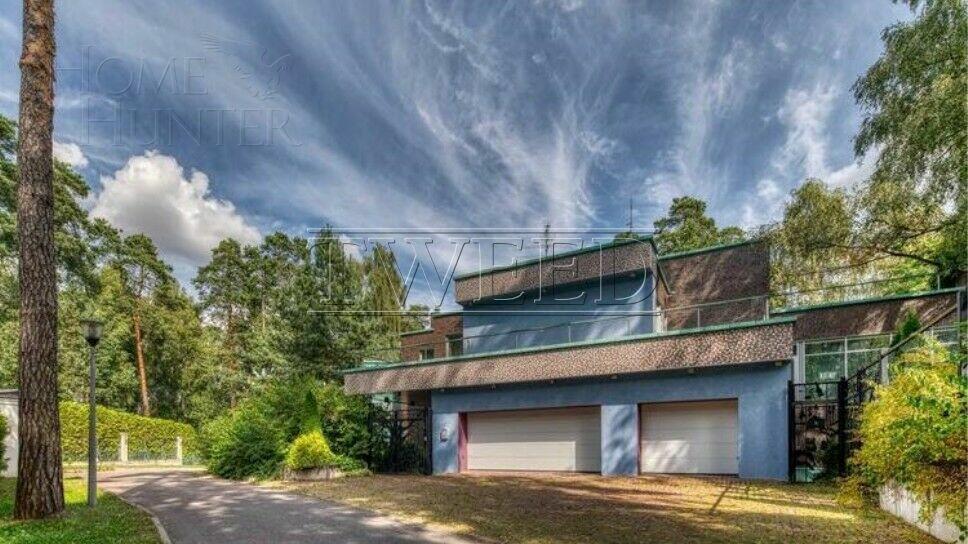 2-этажный коттедж 1 500 м² с отделкой