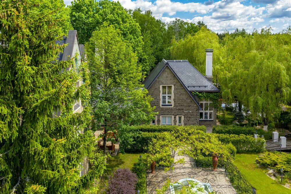 2-этажный коттедж 1 710 м² с отделкой