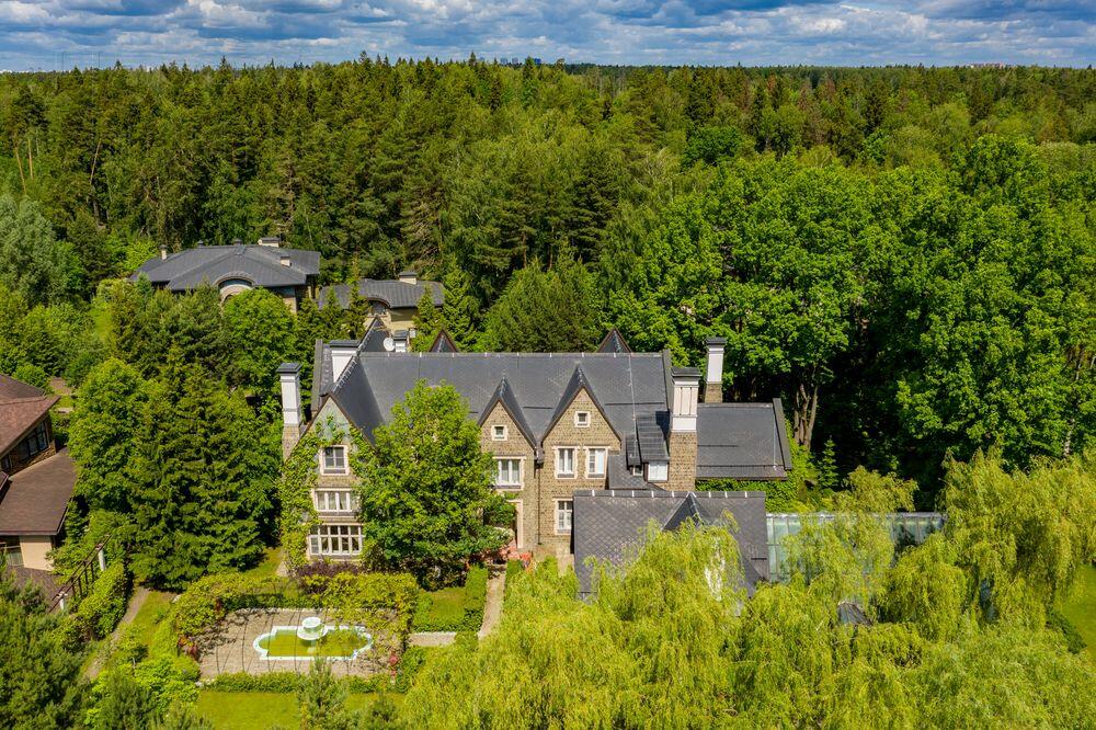 2-этажный коттедж 1 710 м² с отделкой