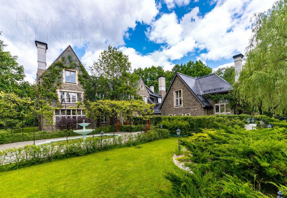 2-этажный коттедж 1 710 м² с отделкой