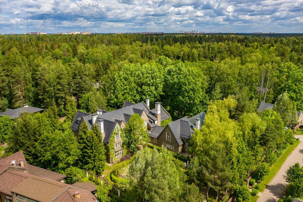 2-этажный коттедж 1 710 м² с отделкой