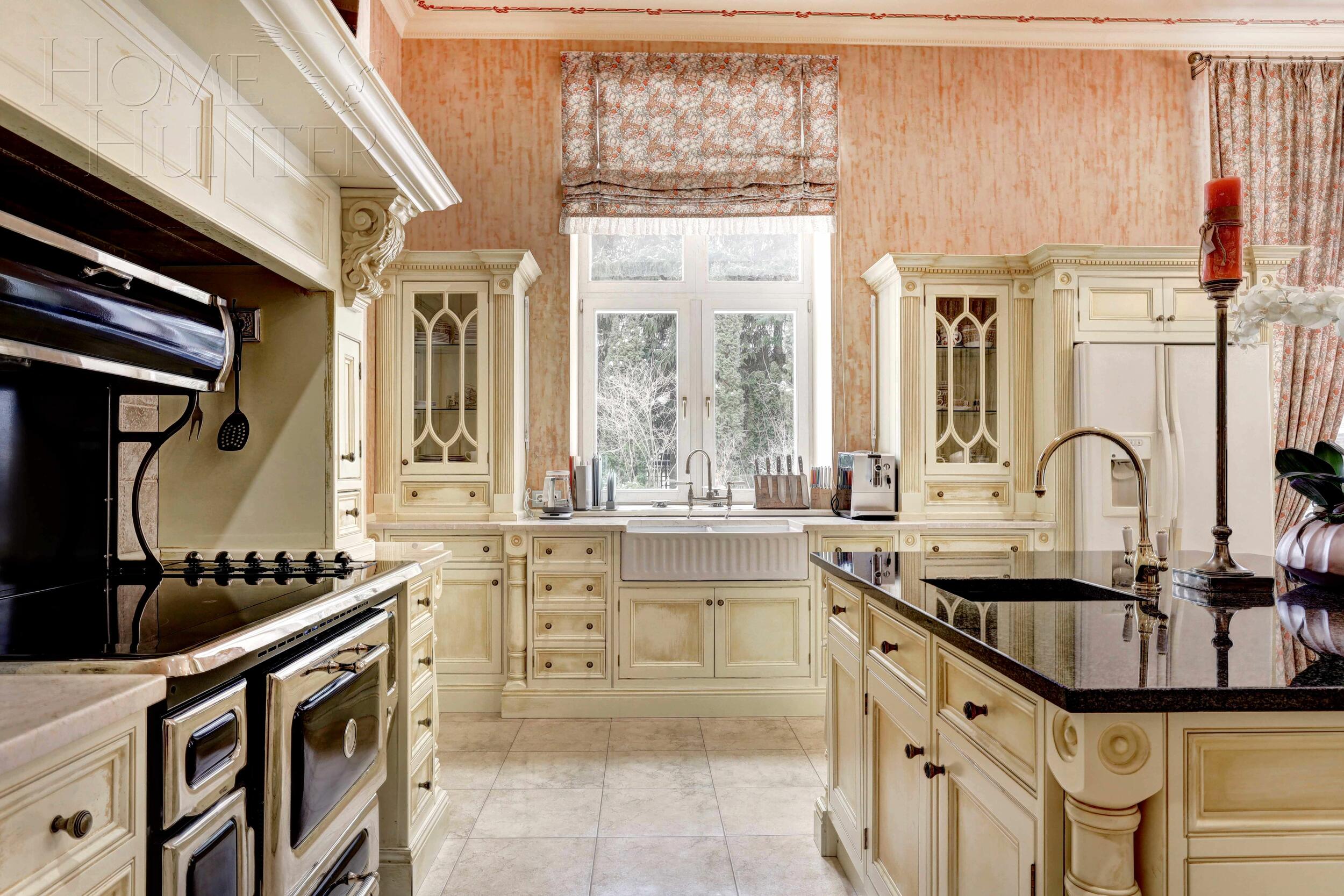 2-этажный коттедж 1 710 м² с отделкой