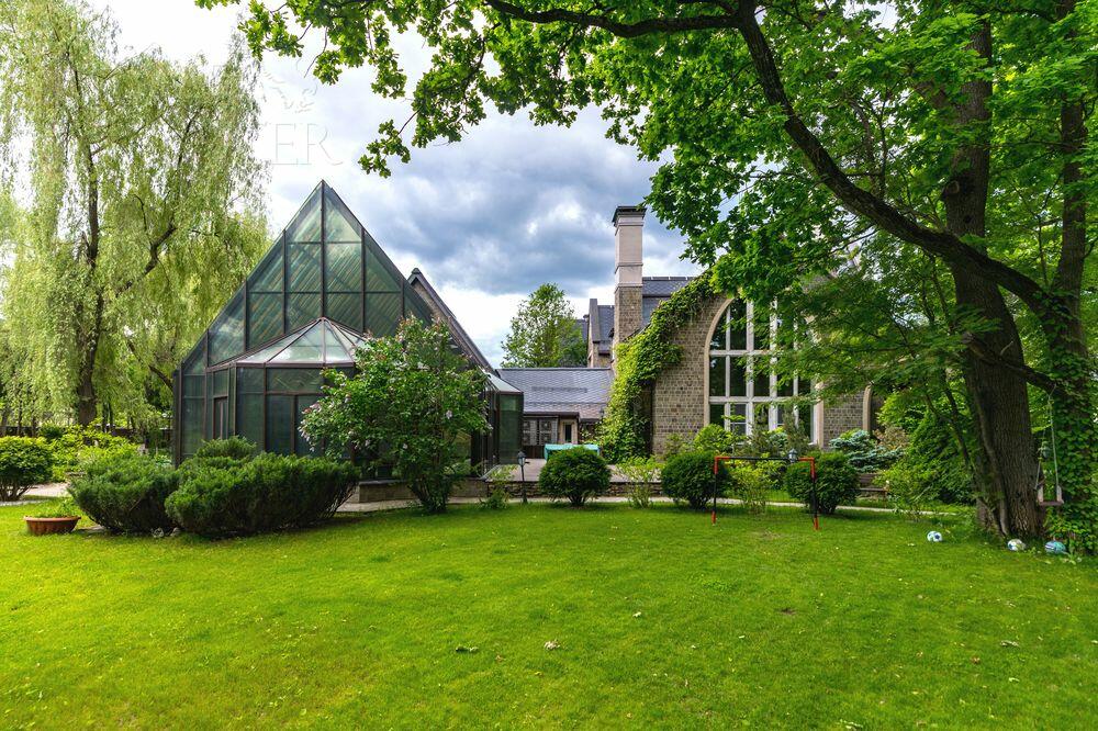 2-этажный коттедж 1 710 м² с отделкой