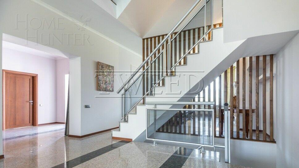 2-этажный коттедж 750 м² с отделкой