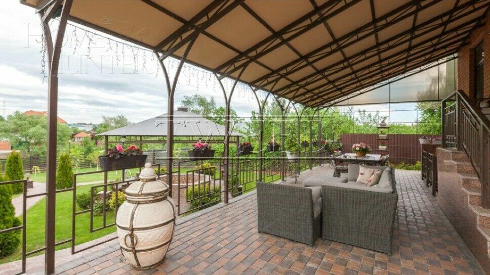 3-этажный коттедж 550 м² с отделкой