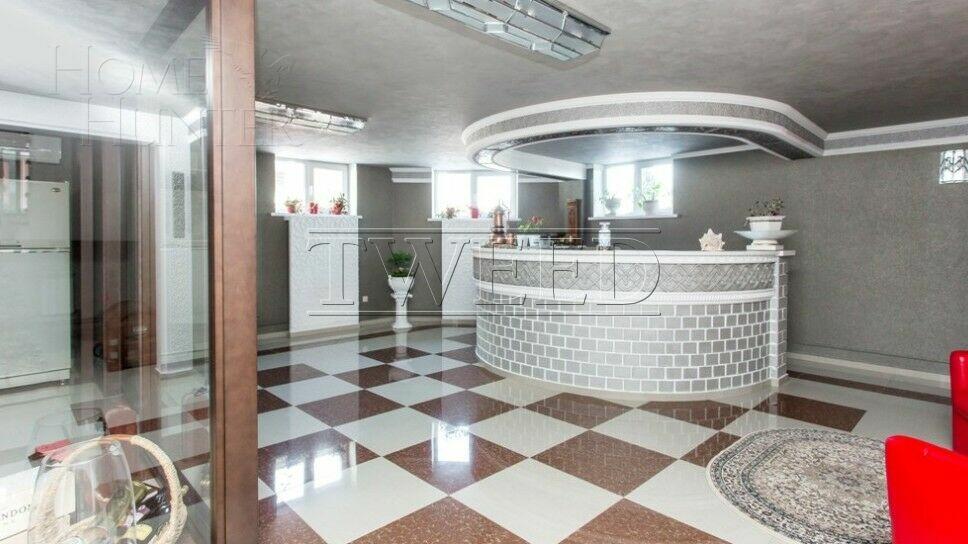 3-этажный коттедж 550 м² с отделкой