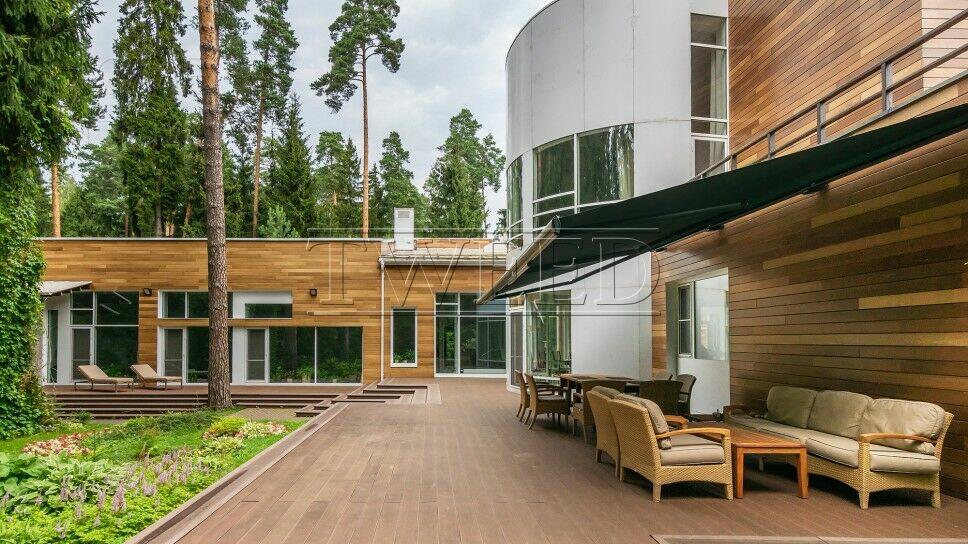 2-этажный коттедж 1 328 м² с отделкой