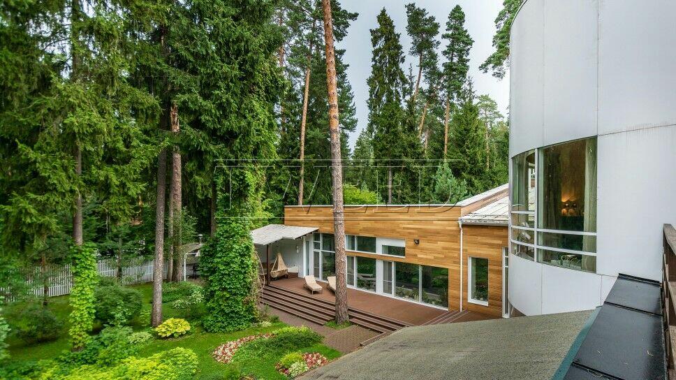 2-этажный коттедж 1 328 м² с отделкой