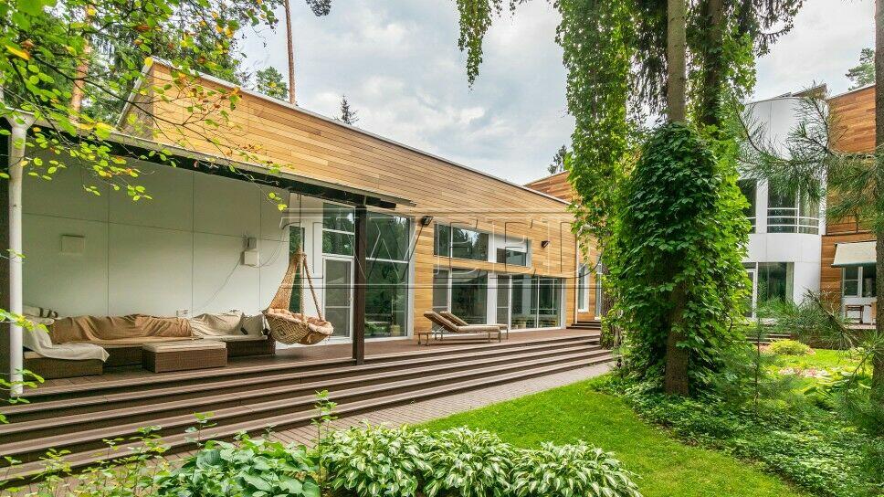 2-этажный коттедж 1 328 м² с отделкой