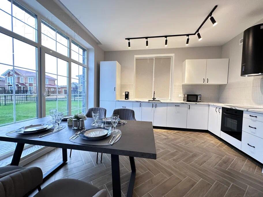 3-этажный коттедж 238 м² с отделкой