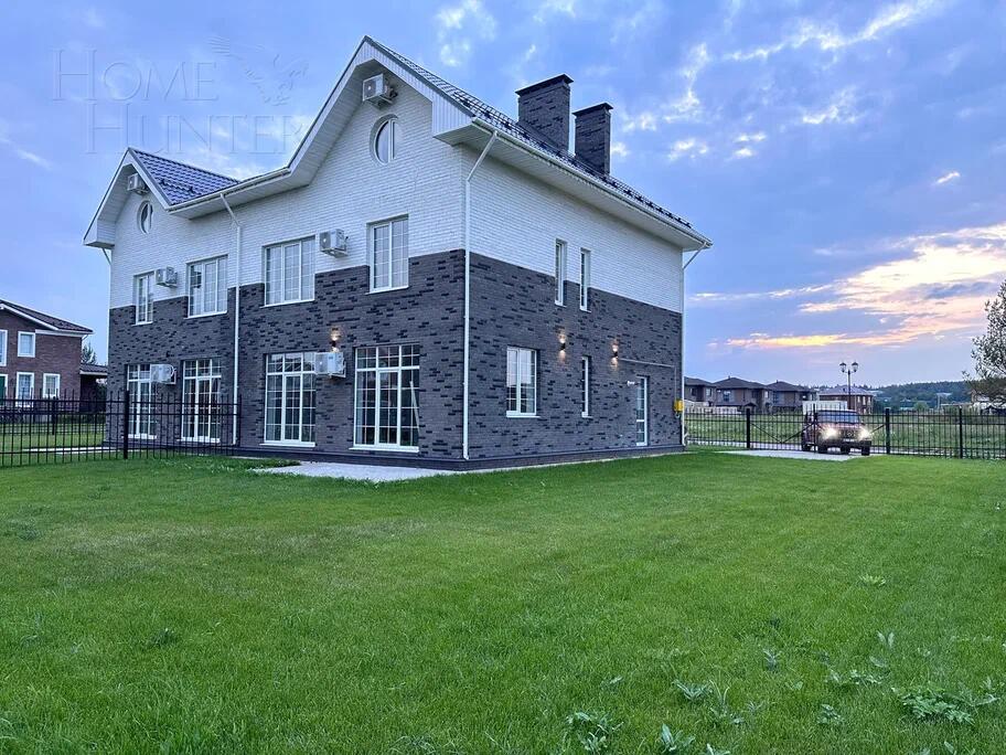 3-этажный коттедж 238 м² с отделкой