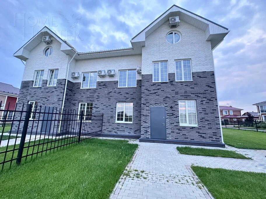 3-этажный коттедж 238 м² с отделкой